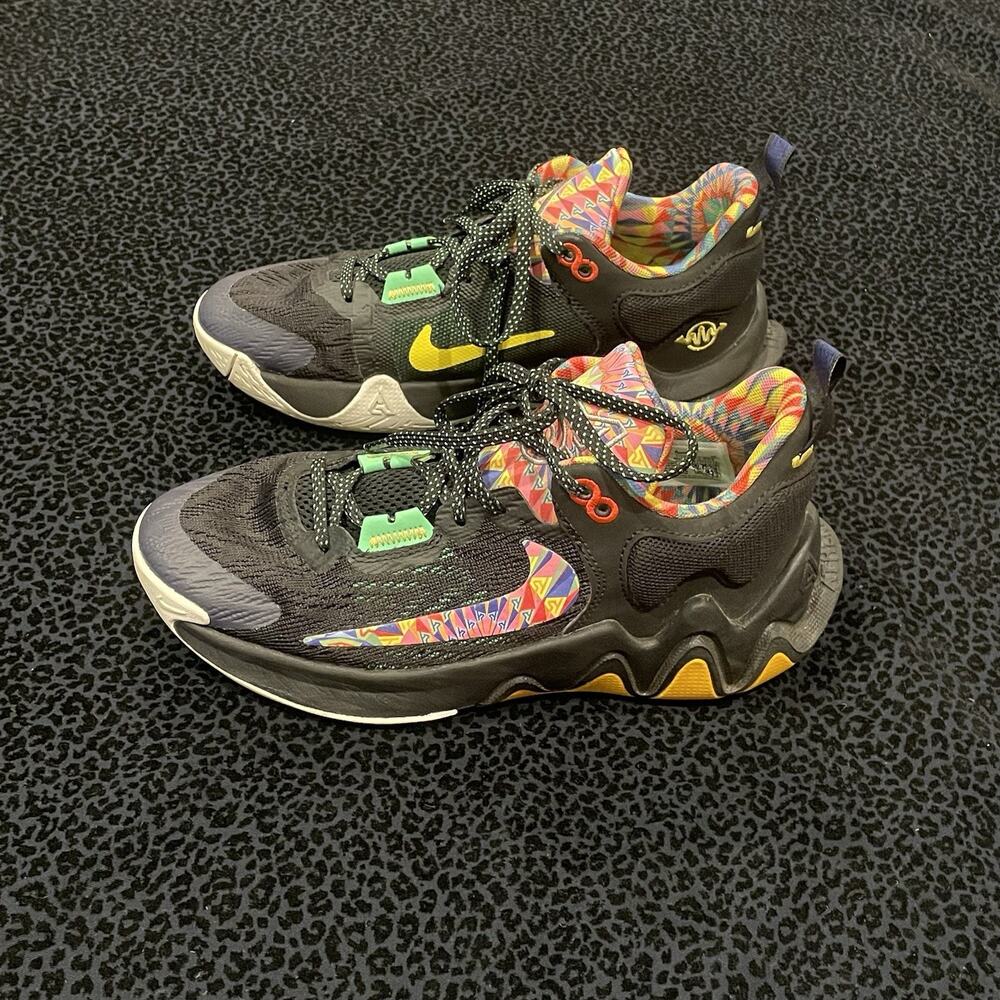 Nike Giannis Youth Sneakers Immortality Size 4.5 Back To School Kaleidoscope